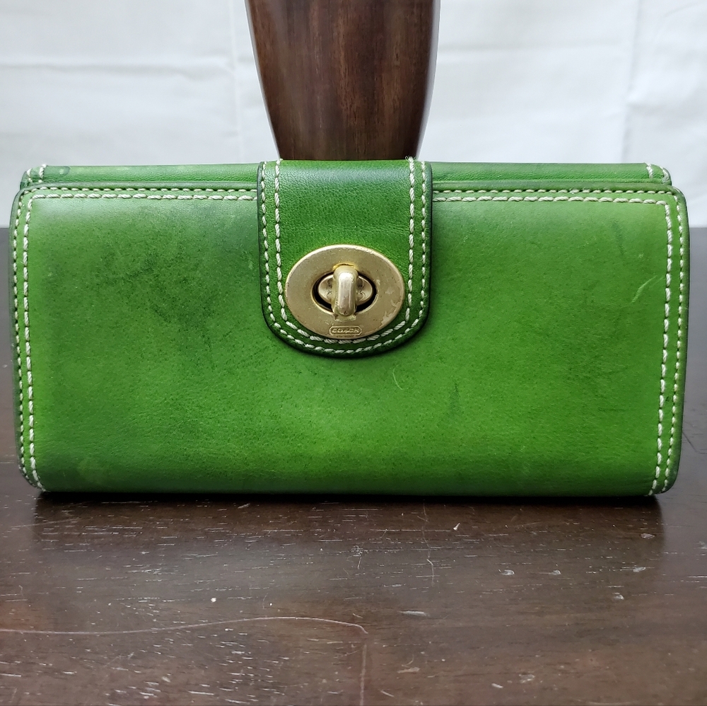 Coach Leather Turn Lock Credit Card Bifold Long Wallet in Green Skinny Case
